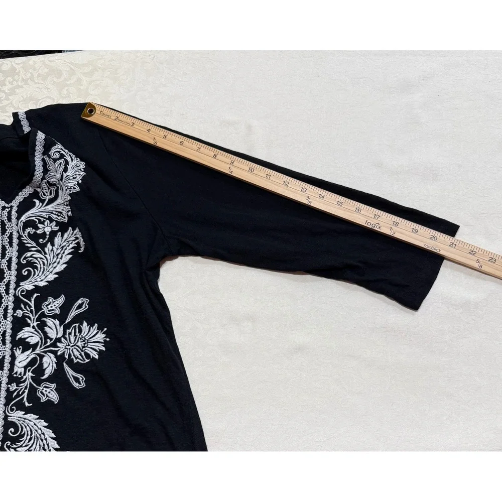 JM Collection Embroidered Top Women L Black White Floral V-Neck 3/4 Sleeve Boho - Picture 5 of 11